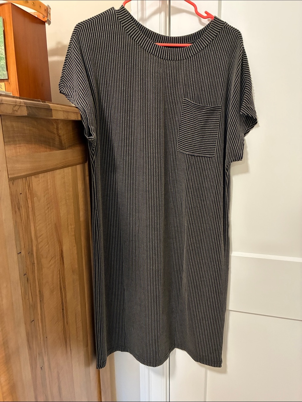 Striped Short-Sleeve Midi Dress with Pocket - Black/White